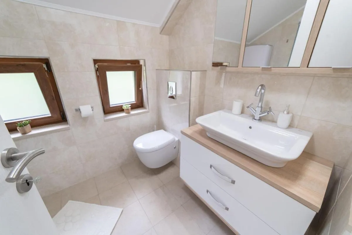 Image 6 of Villa Nave Apartments