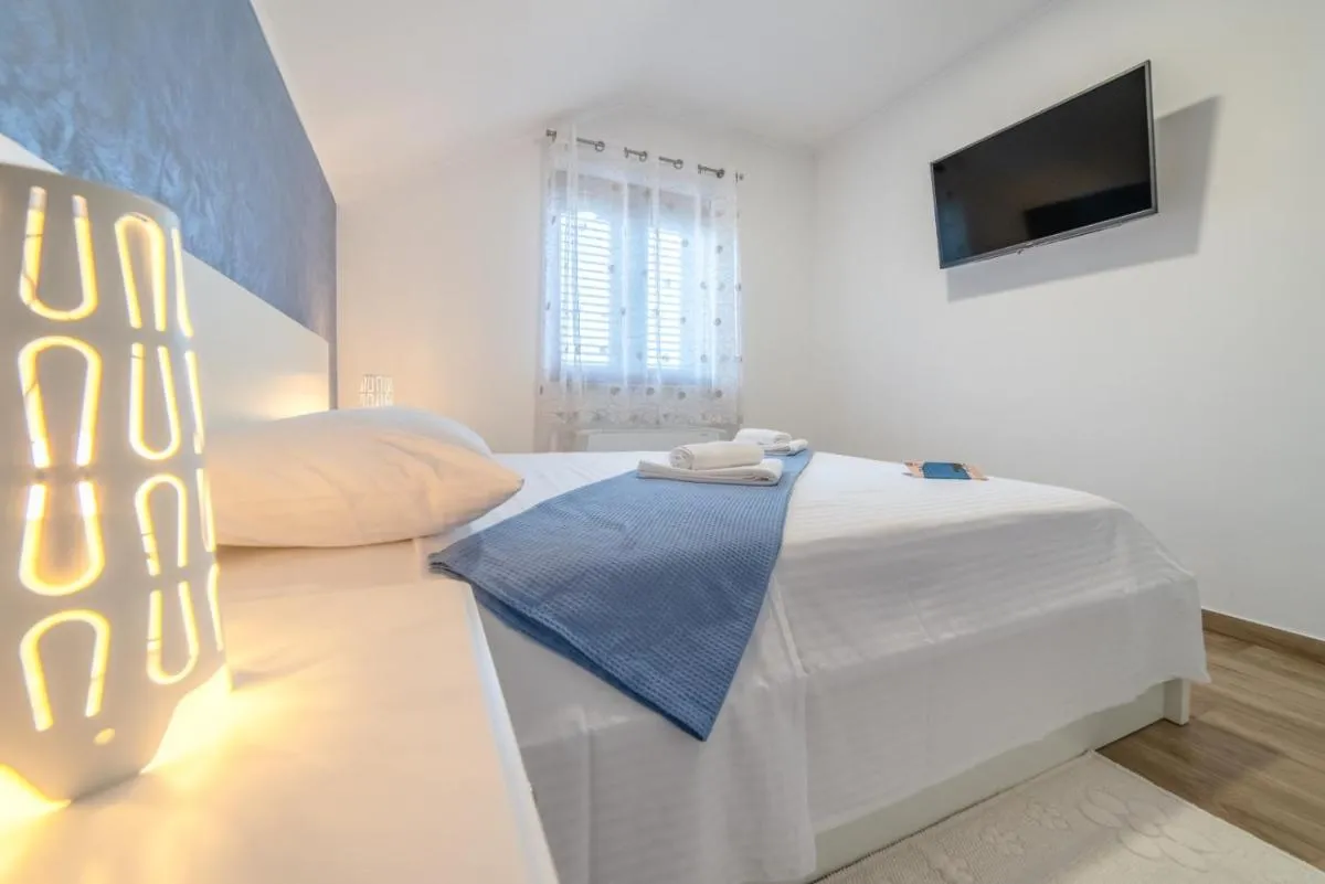 Image 5 of Villa Nave Apartments