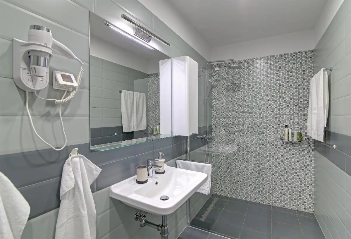 Image 2 of Abelia, two terraces, hot tub, free parking