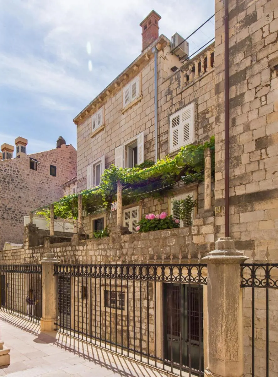 Image 3 of Apartment Dox