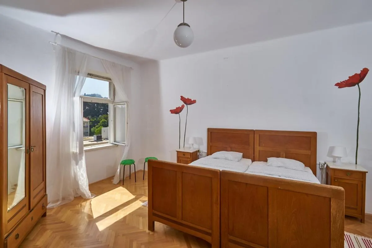 Image 1 of Apartment Paula’s home