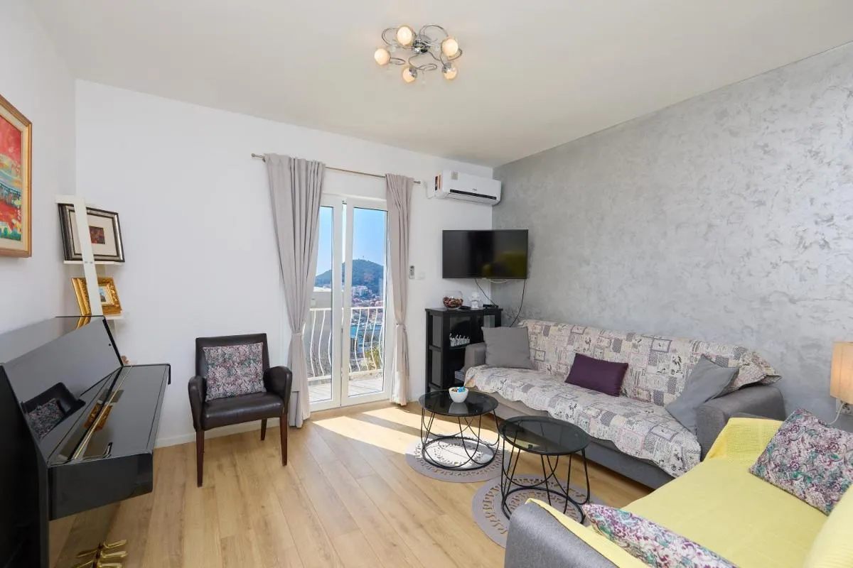 Image 1 of Apartment Piano