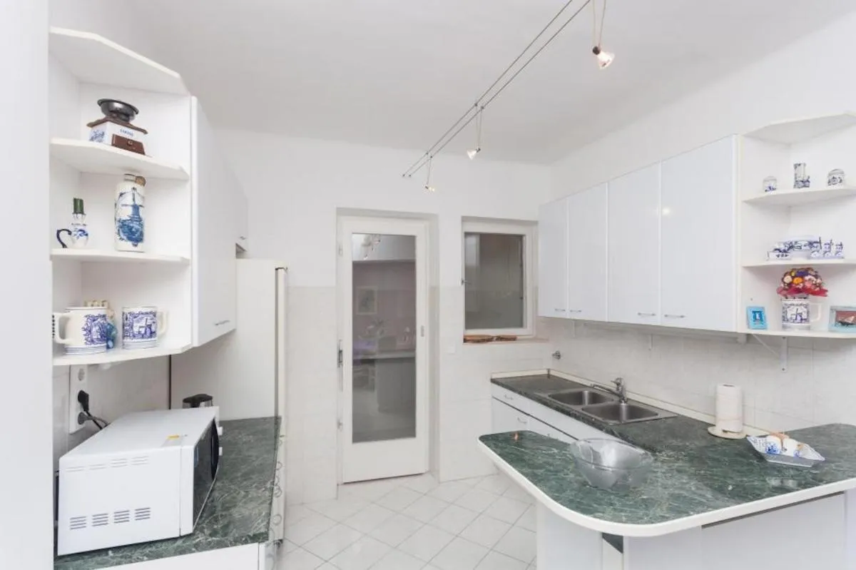 Image 6 of Apartment Rea