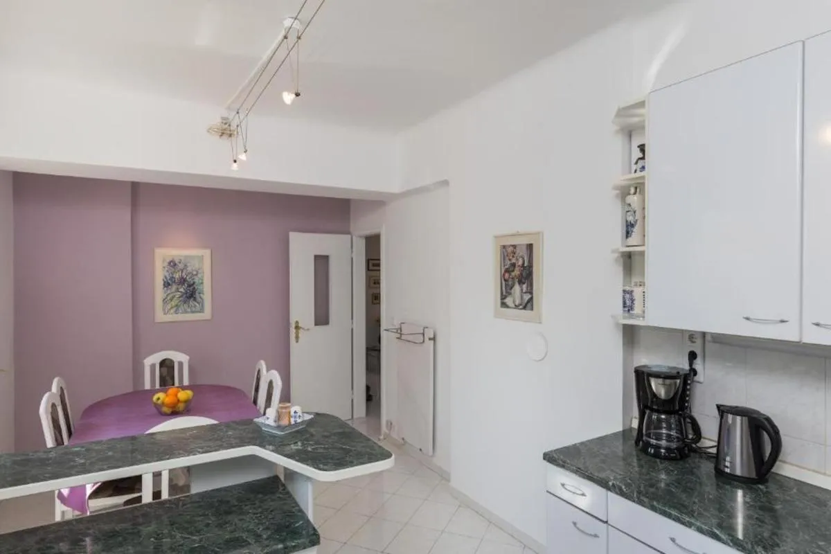 Image 5 of Apartment Rea