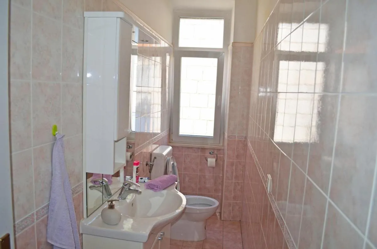 Image 2 of Apartment Rimac