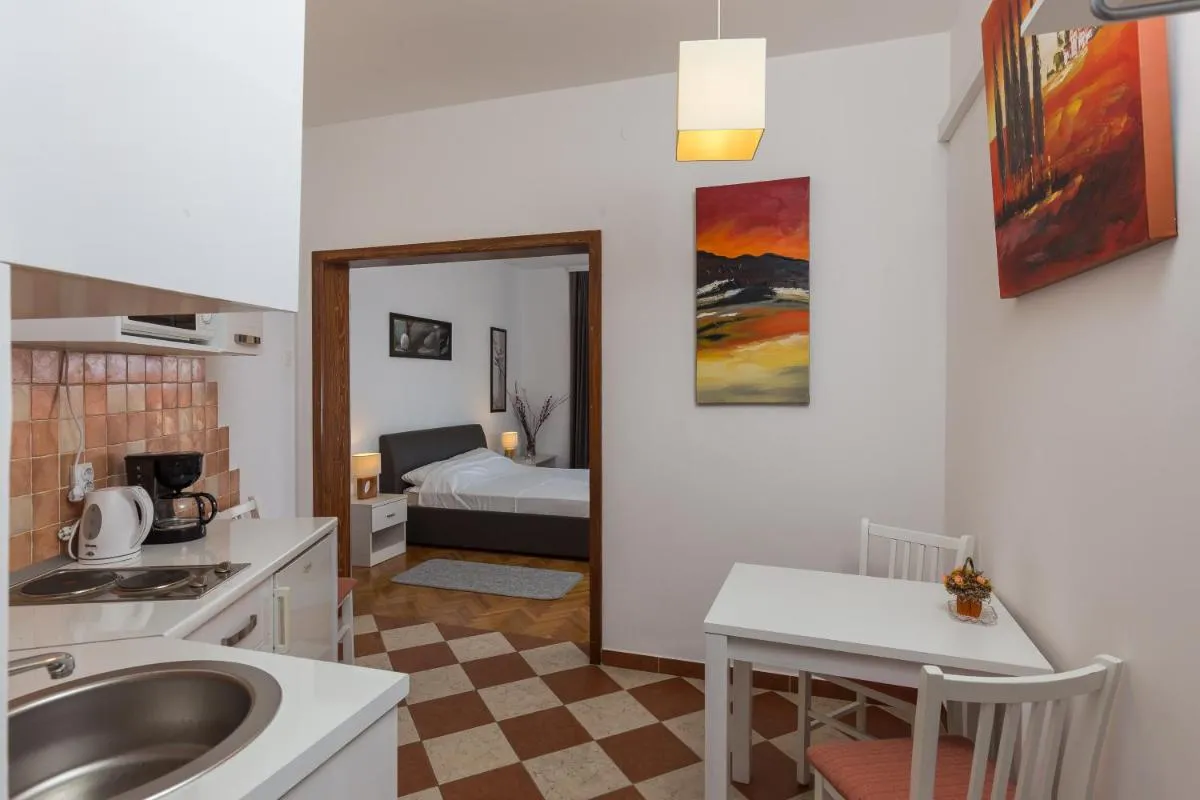 Image 2 of Apartments Green Scenic