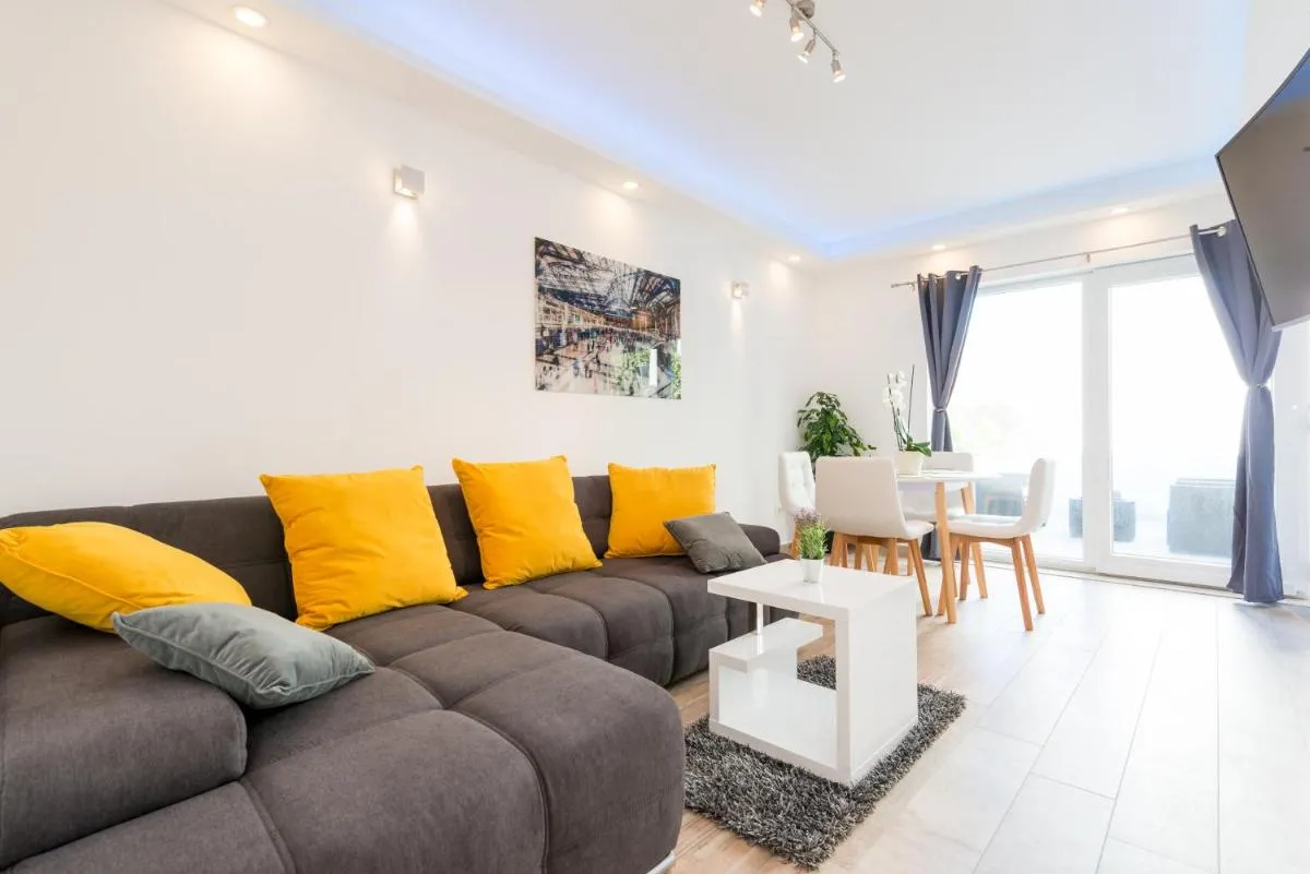 Image 2 of Apartments Helen