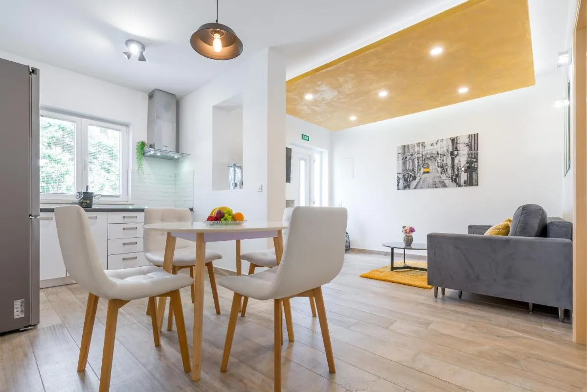 Image 3 of Apartments Helen