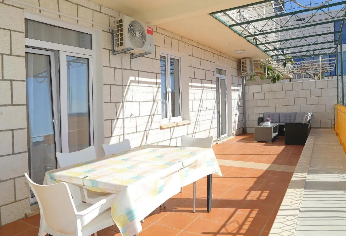 Image 3 of Apartments Isabora