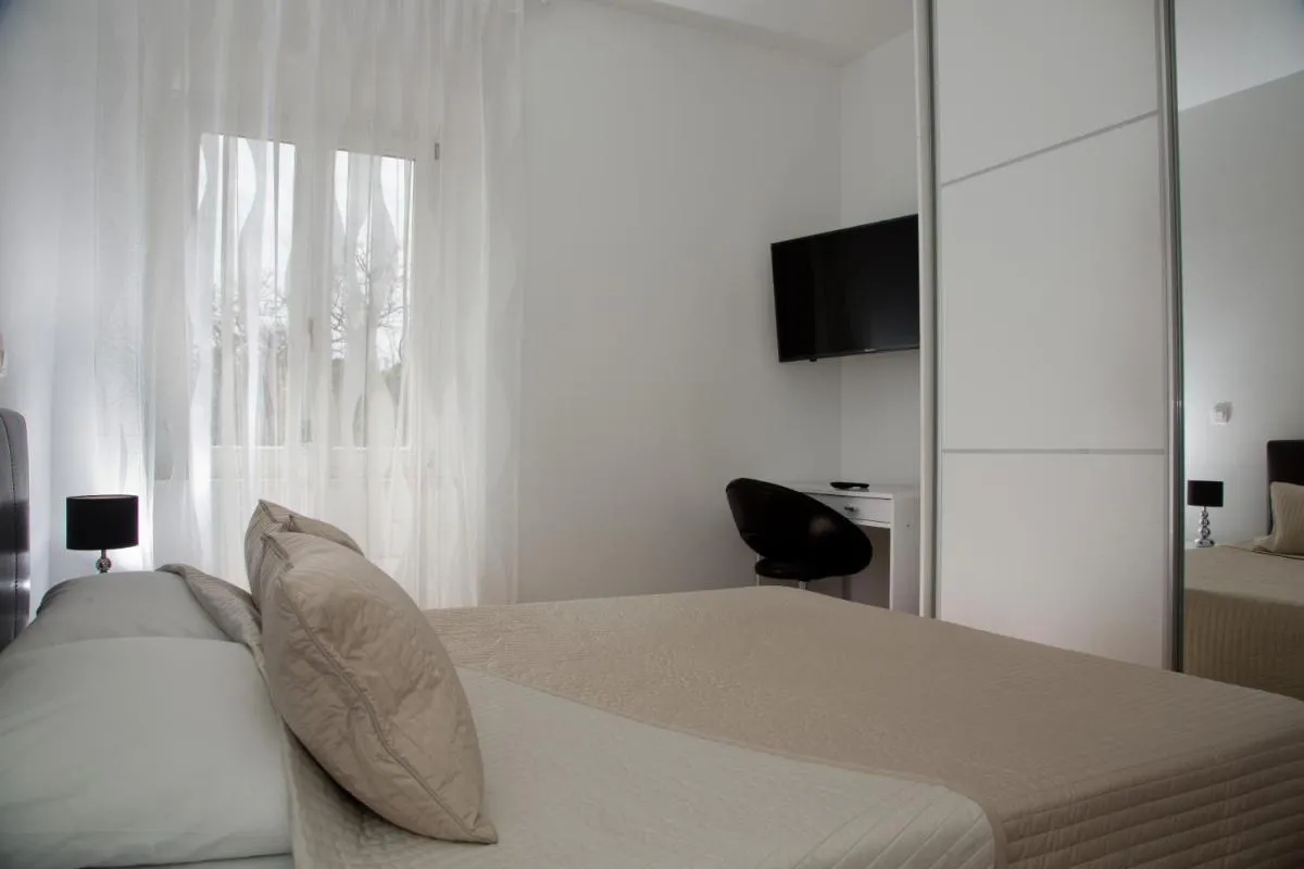 Image 1 of Apartments Victoria