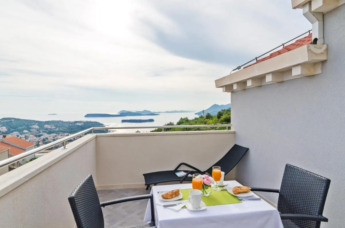 Image 2 of Apartments Villa Dadić