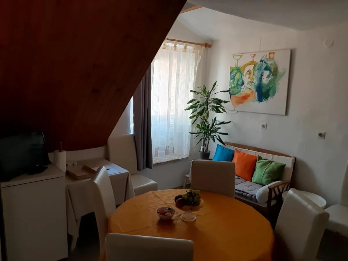 Image 2 of Atelier Tina Art Home