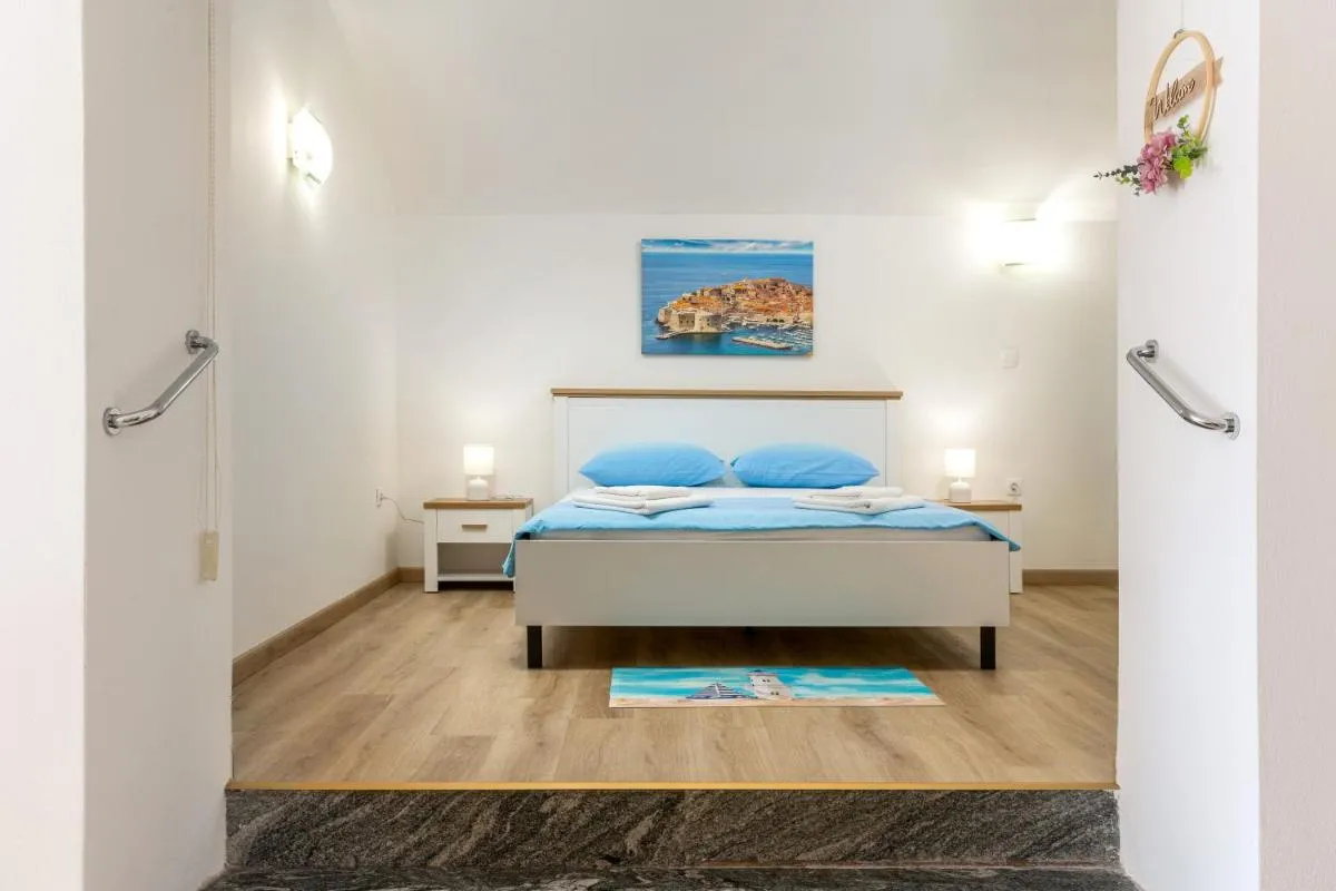 Image 1 of Beach Apartment Francesko near Old Town