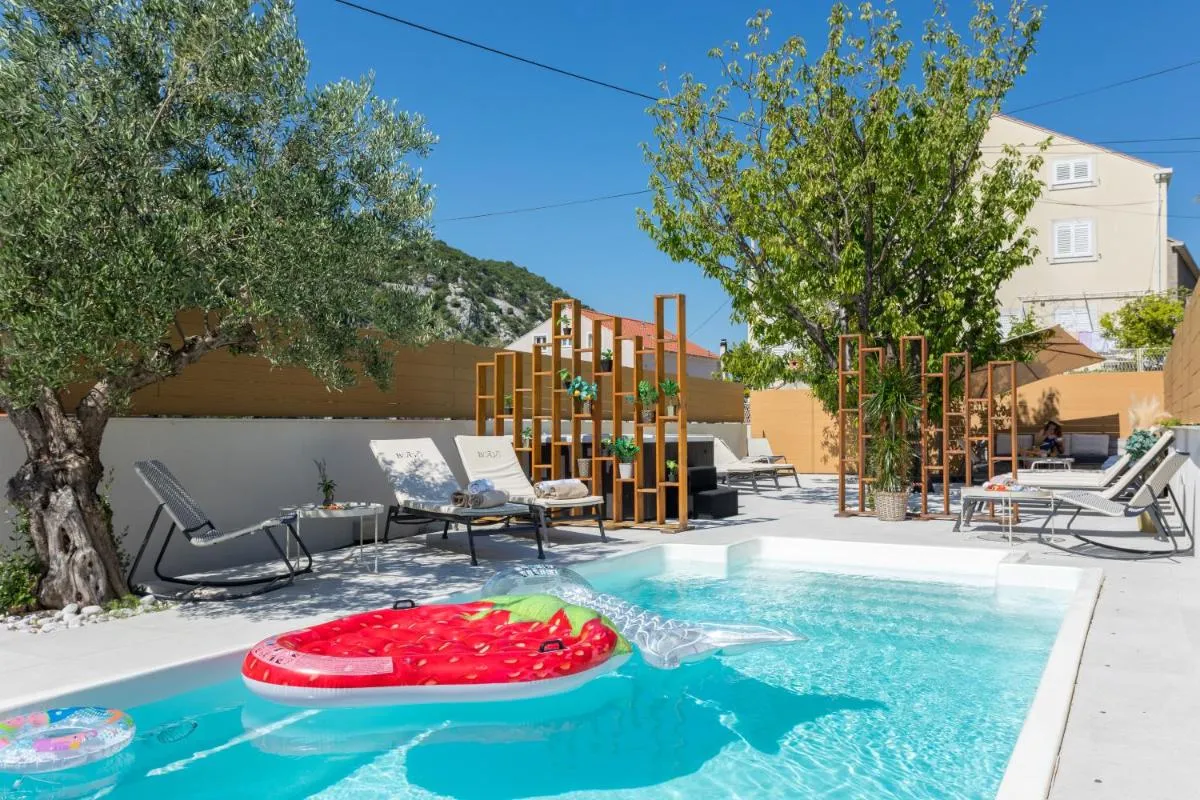 Image 3 of BoGo-Galijun