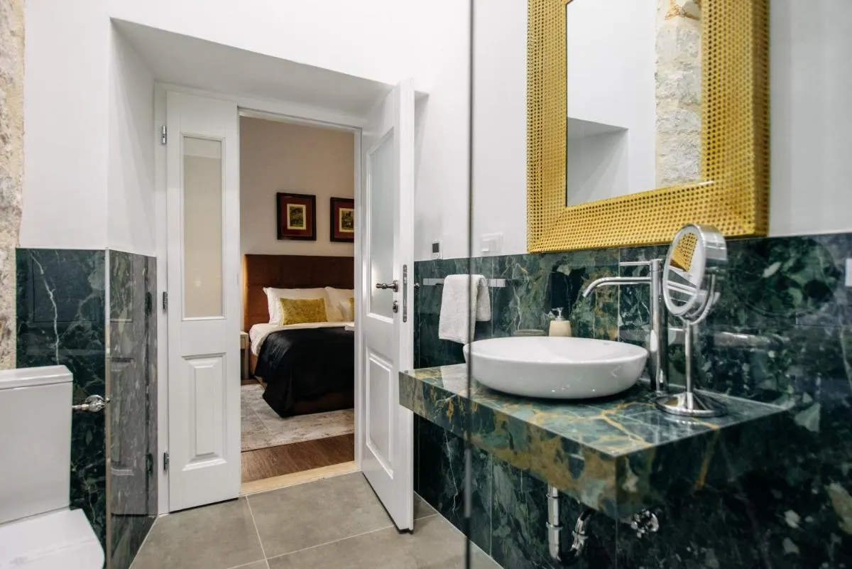 Image 6 of CENTRAL W Apartment & Rooms by DuHomes