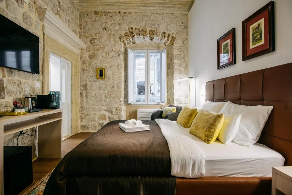 Image of CENTRAL W Apartment & Rooms by DuHomes