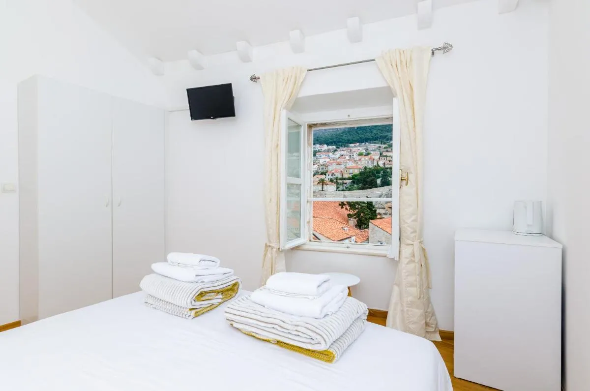 Image 6 of Cinema View House