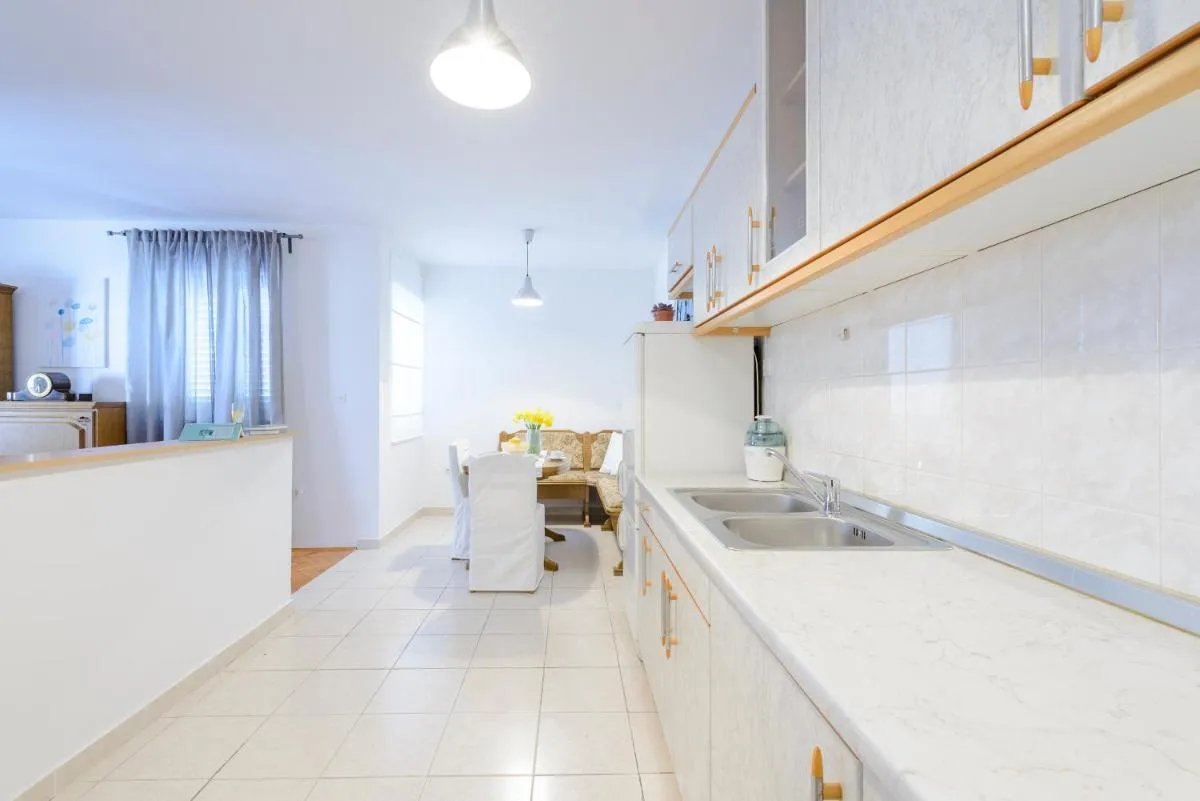 Image 2 of Doris&Iris apartment