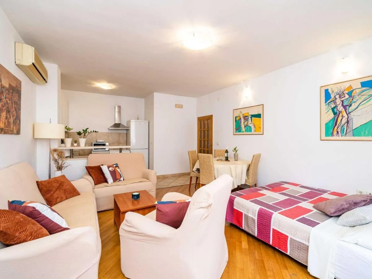 Image 6 of Down Town Apartments – One Bedroom Apartment with Balcony