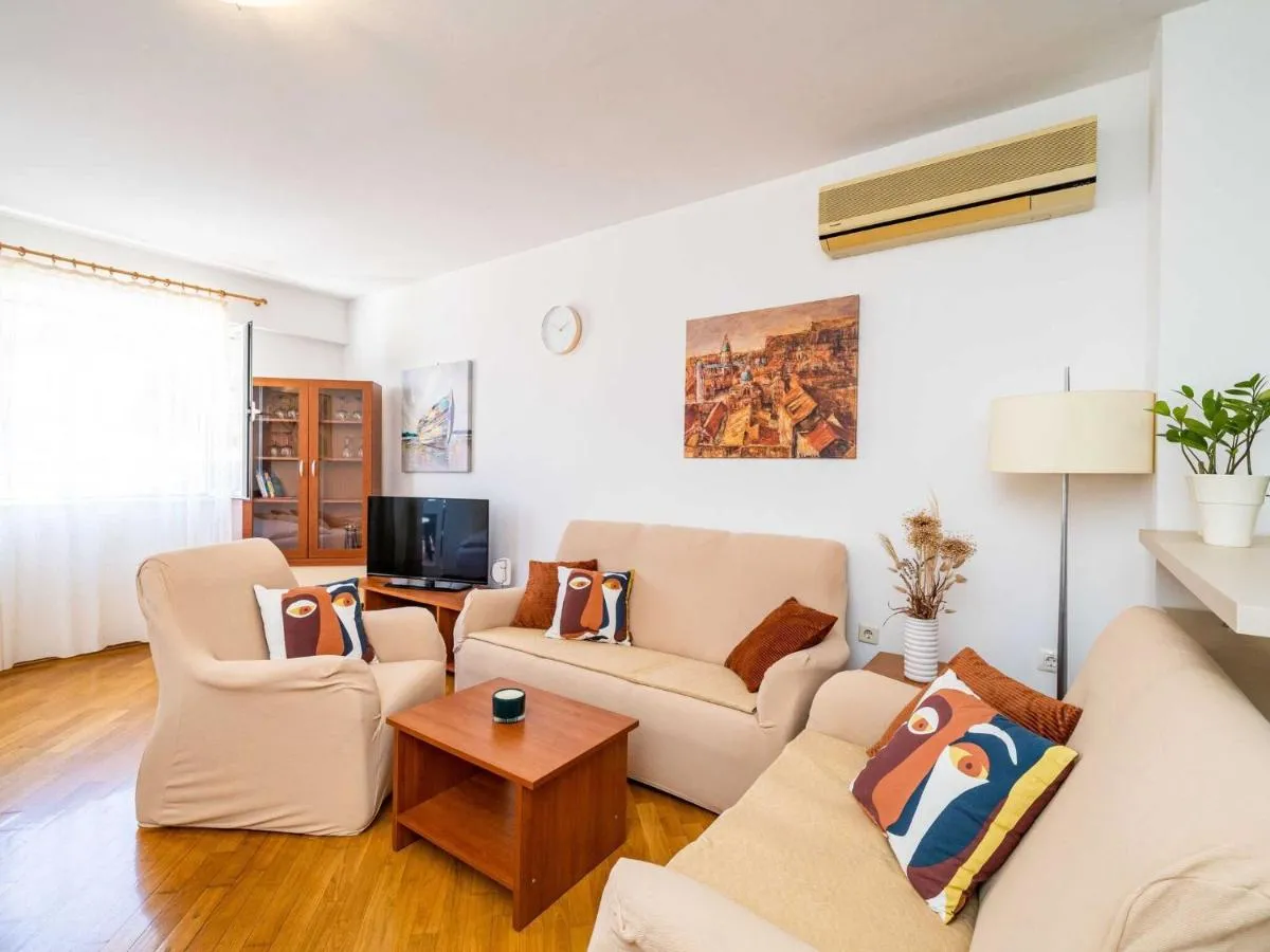 Image 4 of Down Town Apartments – One Bedroom Apartment with Balcony