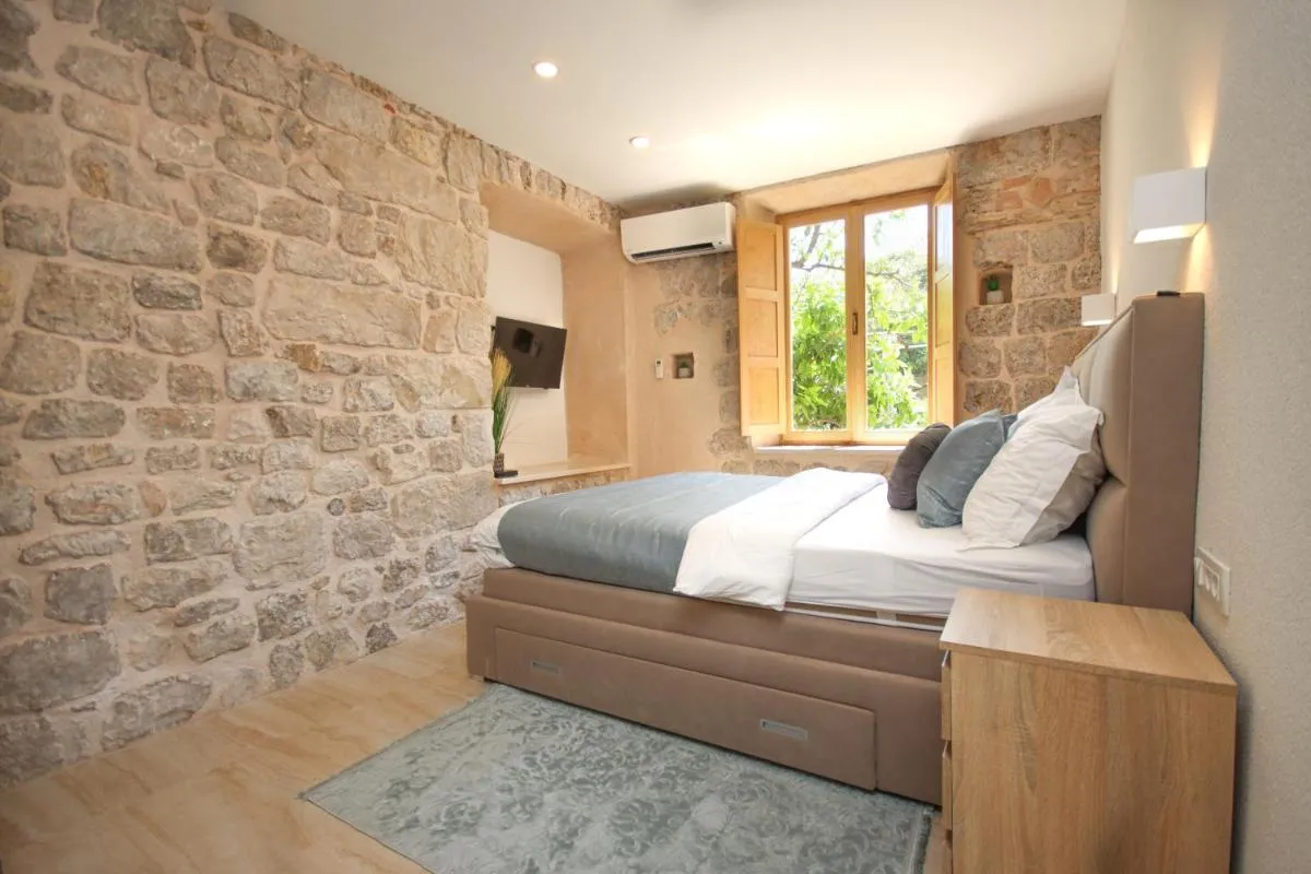 Image 1 of Ella la Bella II Dubrovnik Old town