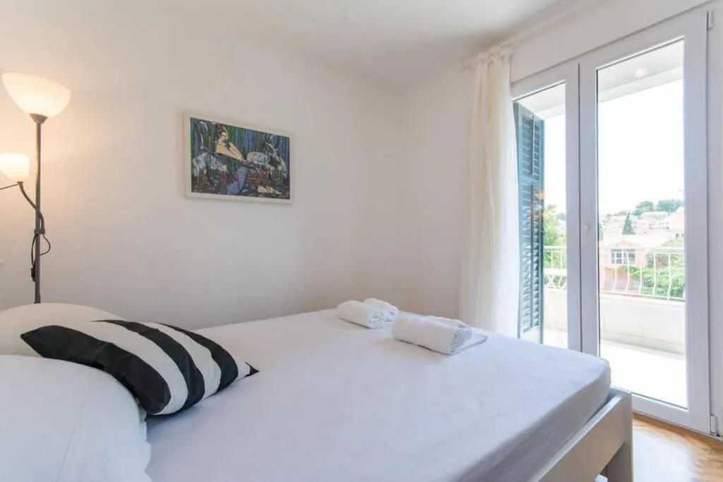 Image 6 of Flora three bedroom apartment near beach