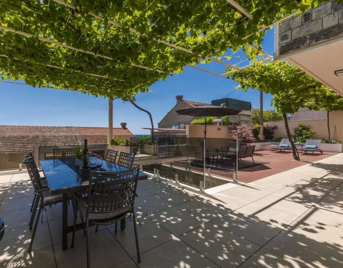 Image 2 of Hillside Apartments