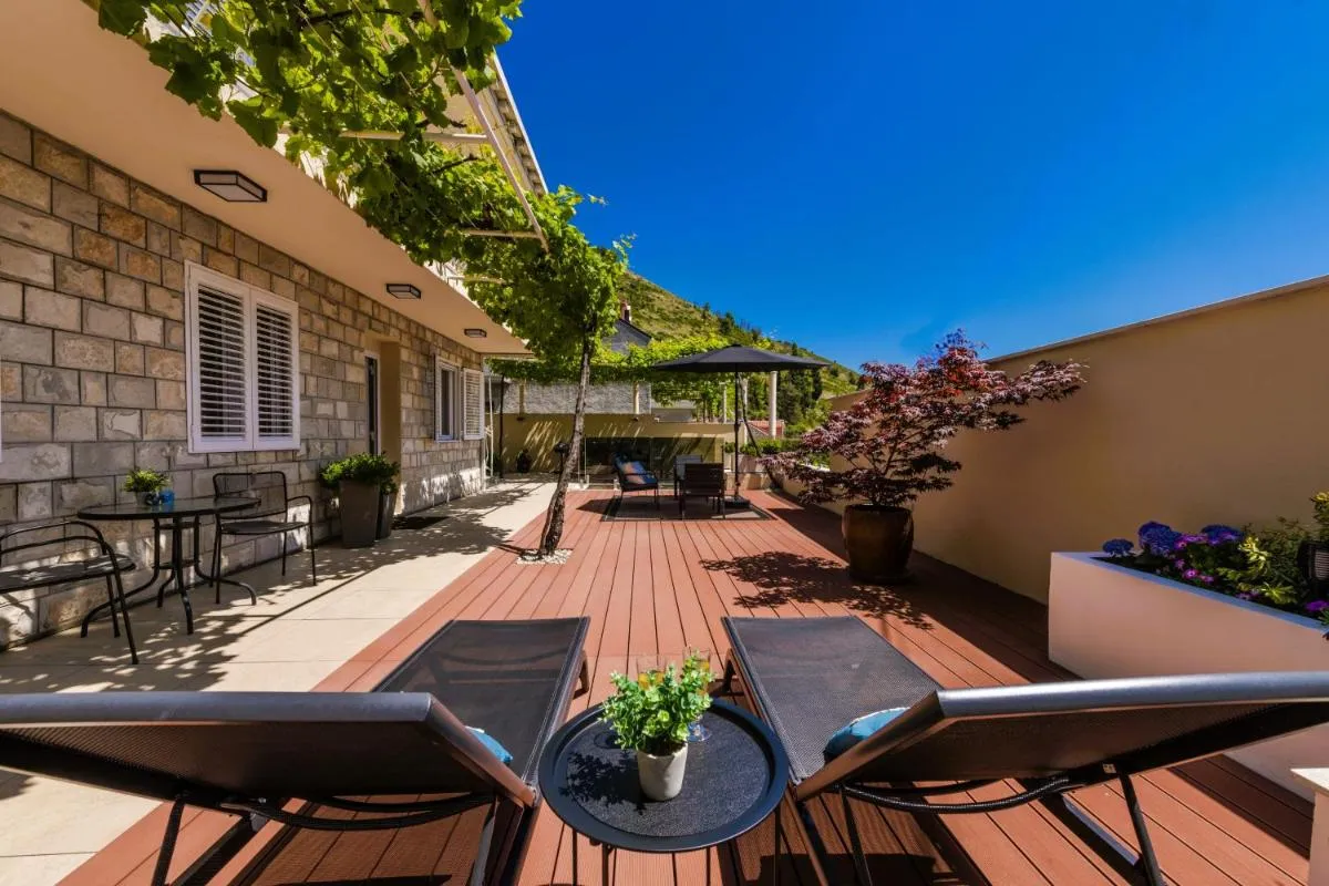 Image 1 of Hillside Apartments