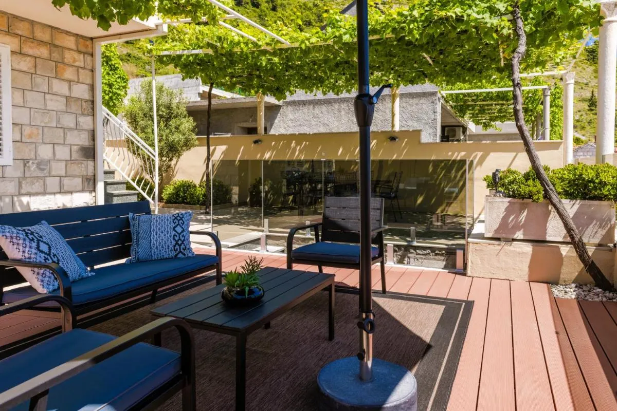 Image 6 of Hillside Apartments