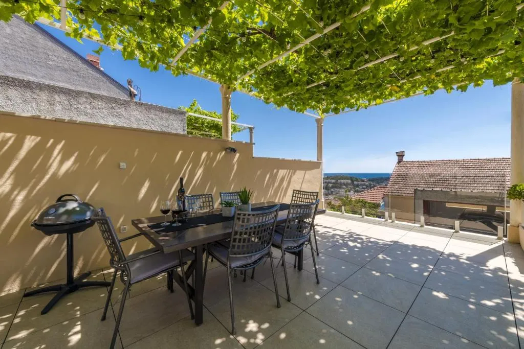 Image of Hillside Apartments