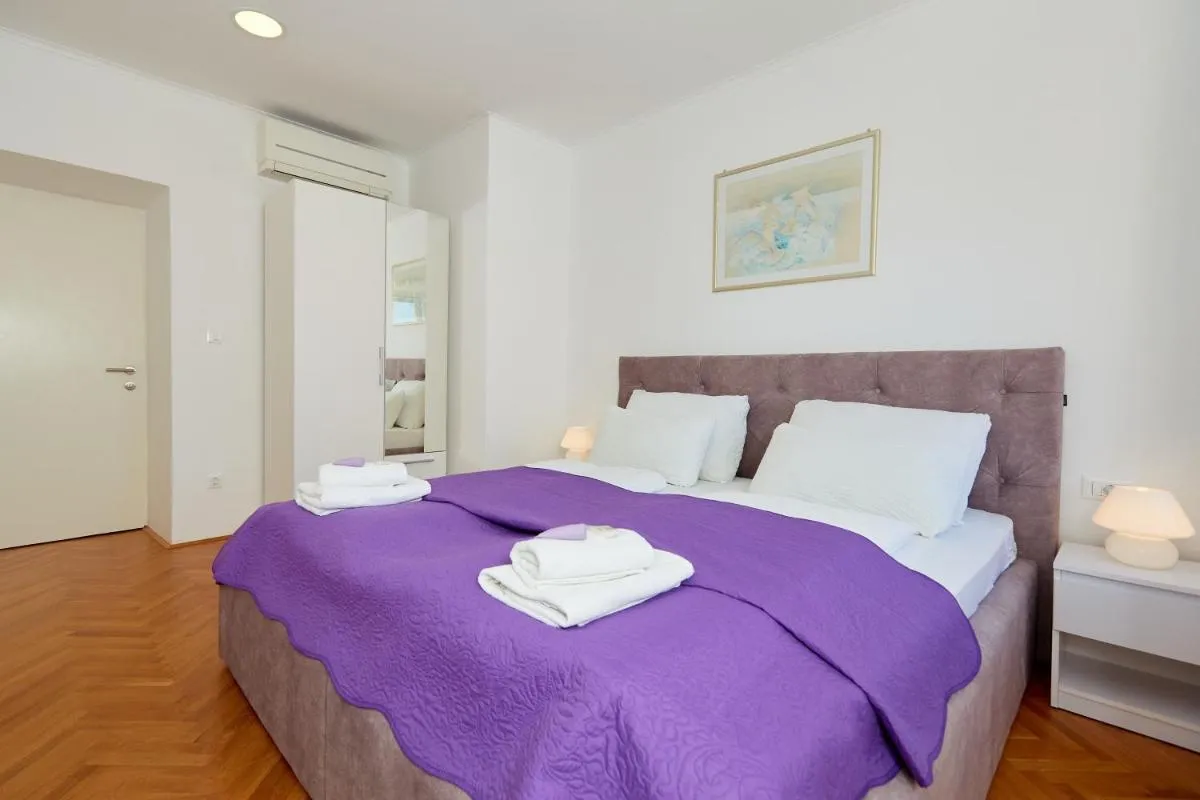 Image 2 of Holiday Home Festina Lente