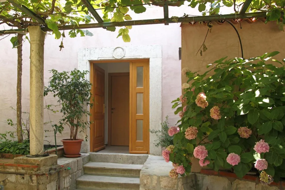 Image 5 of Hortenzia House