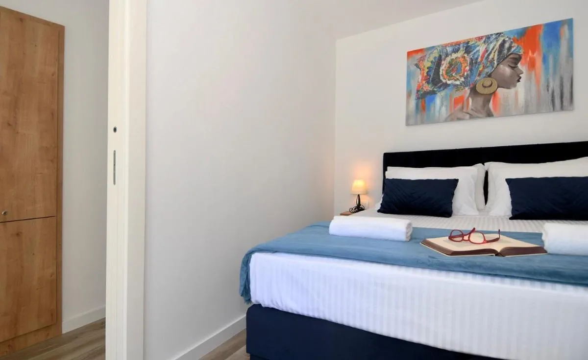 Image 1 of Jacuzzi Apartment Minnie