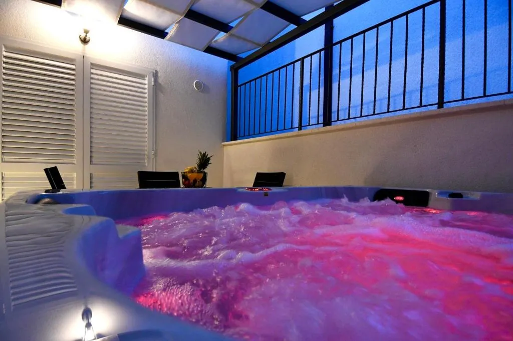 Image of Jacuzzi Apartment Minnie