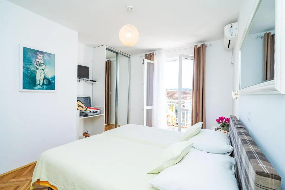 Image 1 of Jele Rooms