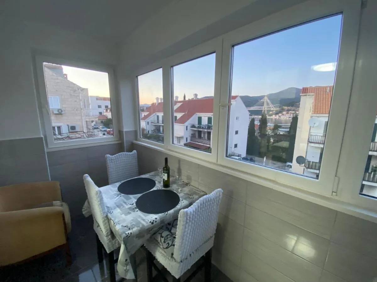 Image 3 of King’s Landing Esma’ house