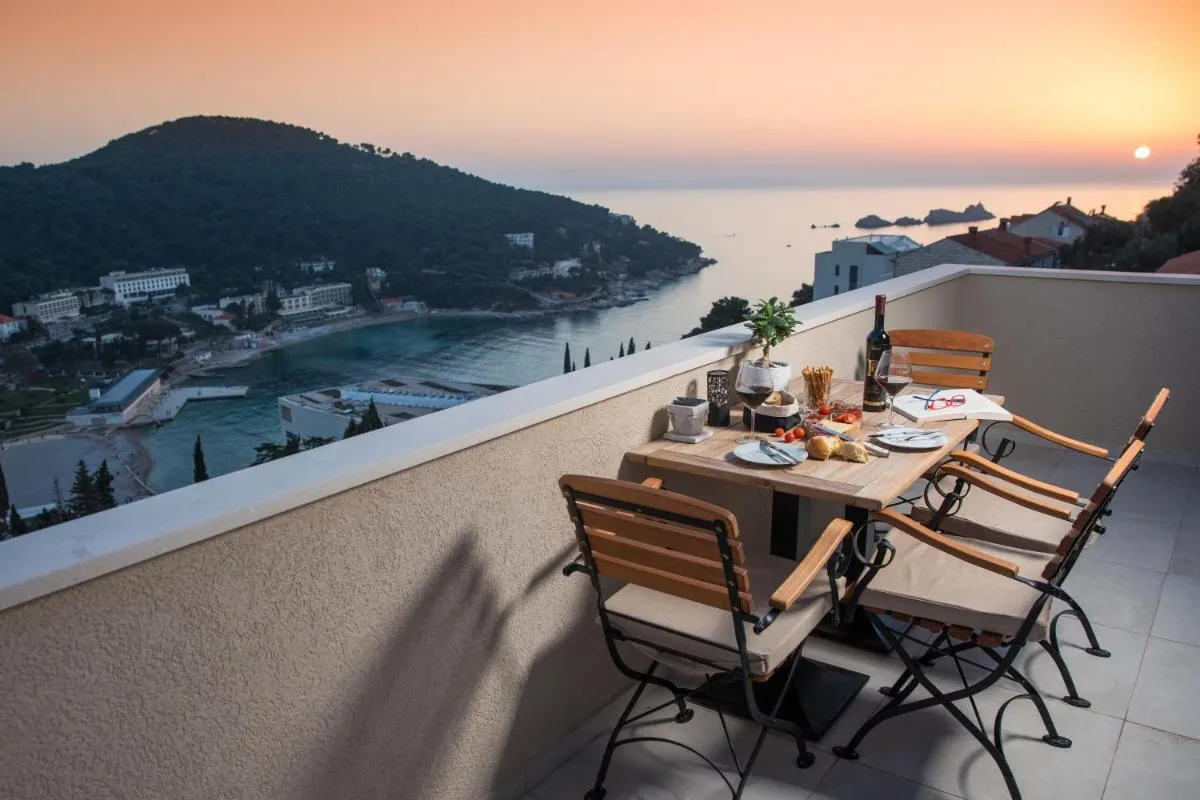 Image 5 of Luxury Apartment Edi