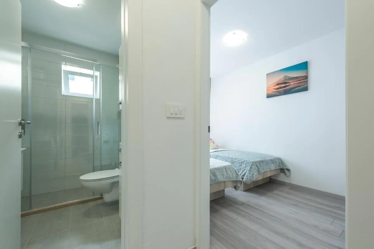 Image 2 of Luxury Apartment Skyscraper