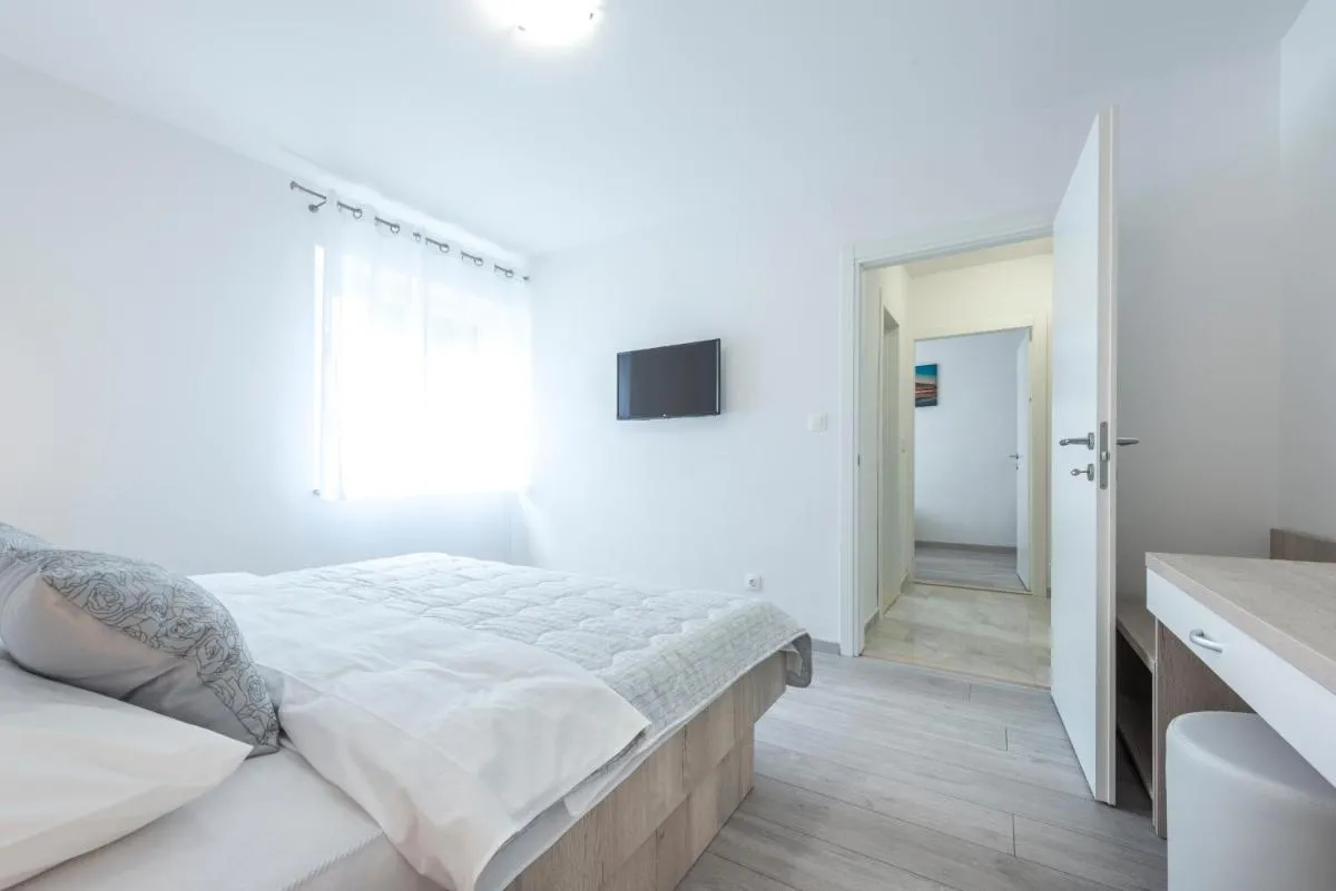 Image 1 of Luxury Apartment Skyscraper