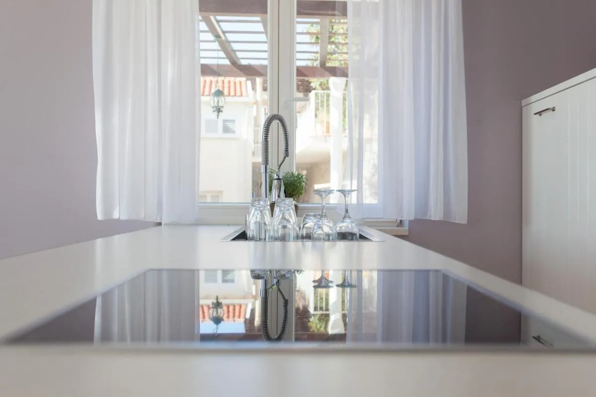 Image 2 of Luxury Apartments Con Vista