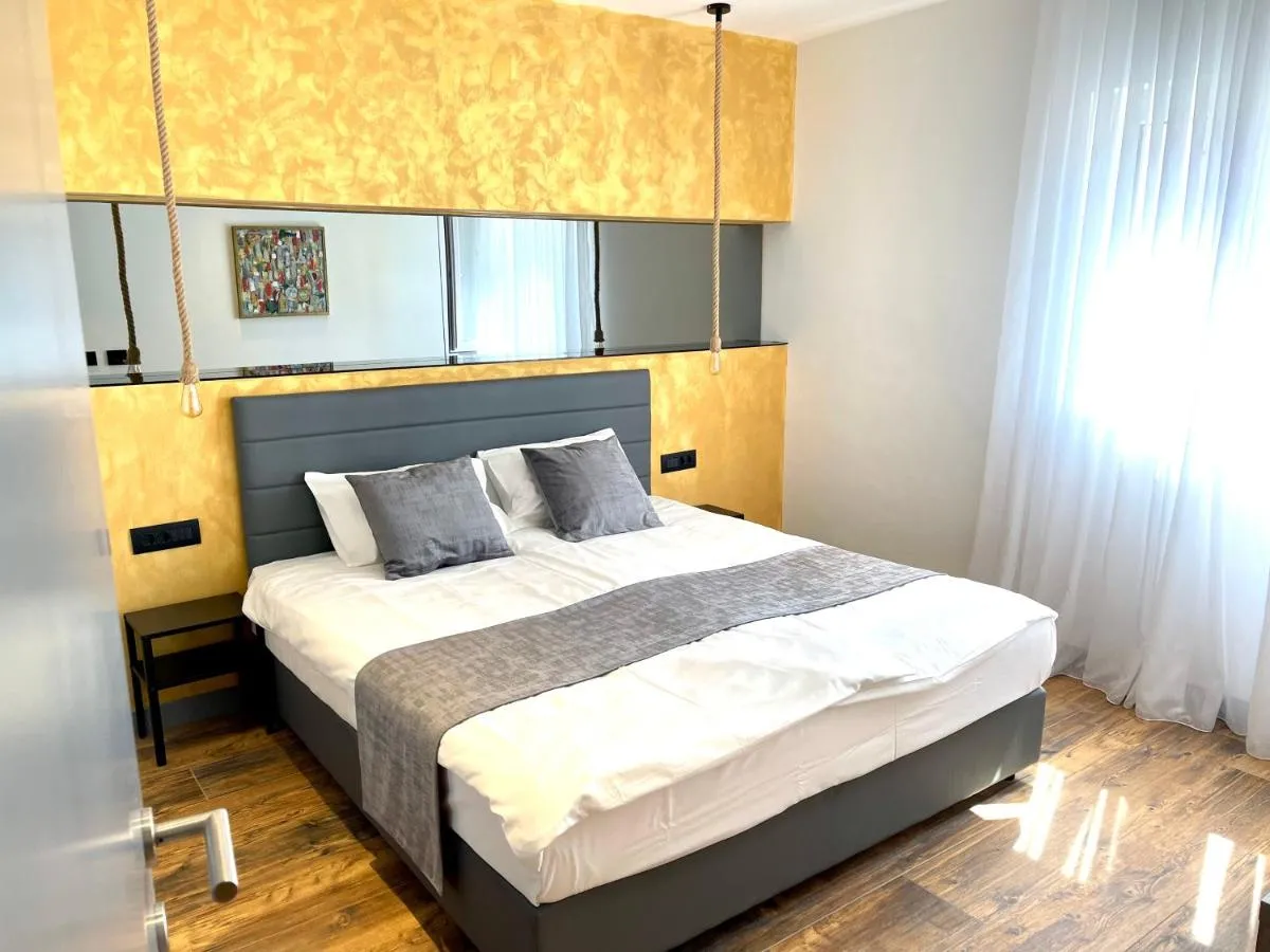 Image 6 of Mangio Dubrovnik Gold