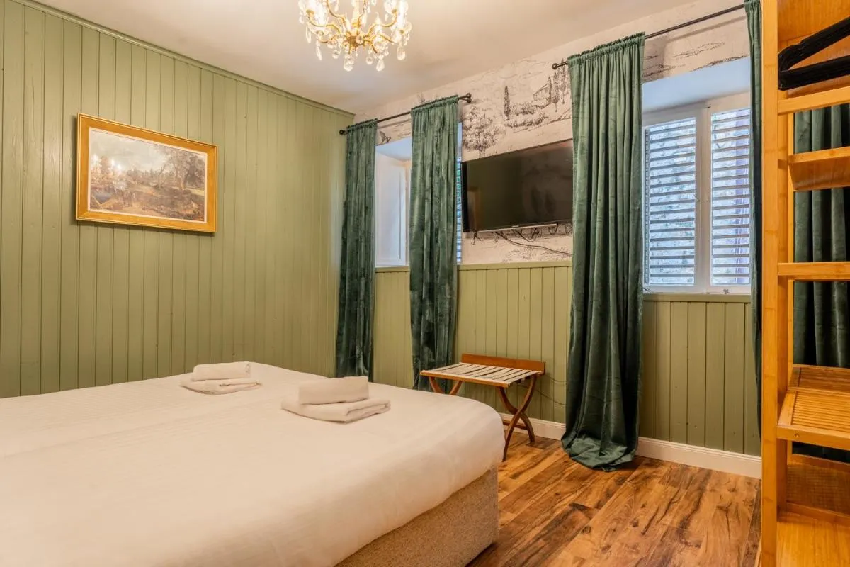 Image 2 of MrGolinski