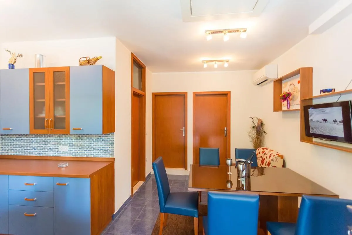 Image 2 of Niki Apartment