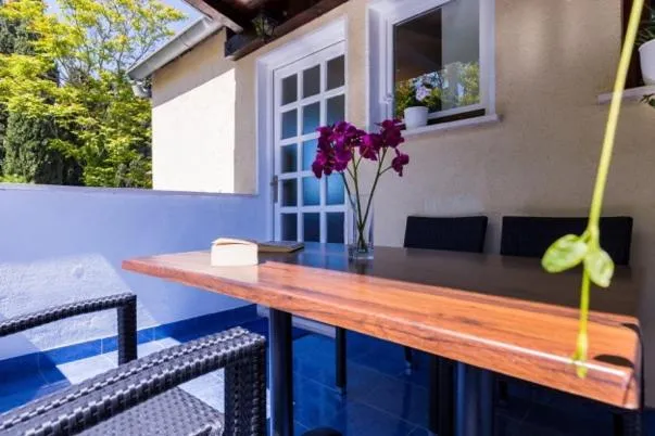 Image 3 of Niki Apartment