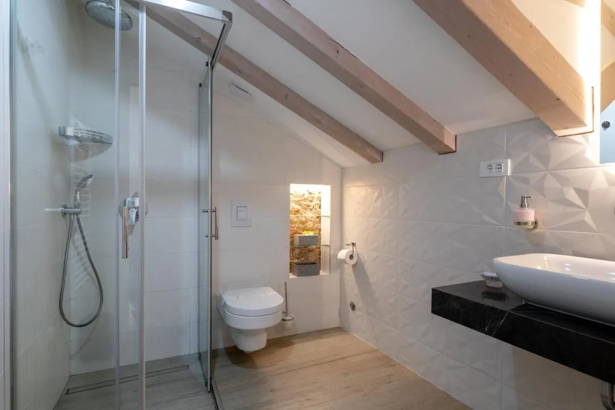 Image 2 of OLD TOWN LEA