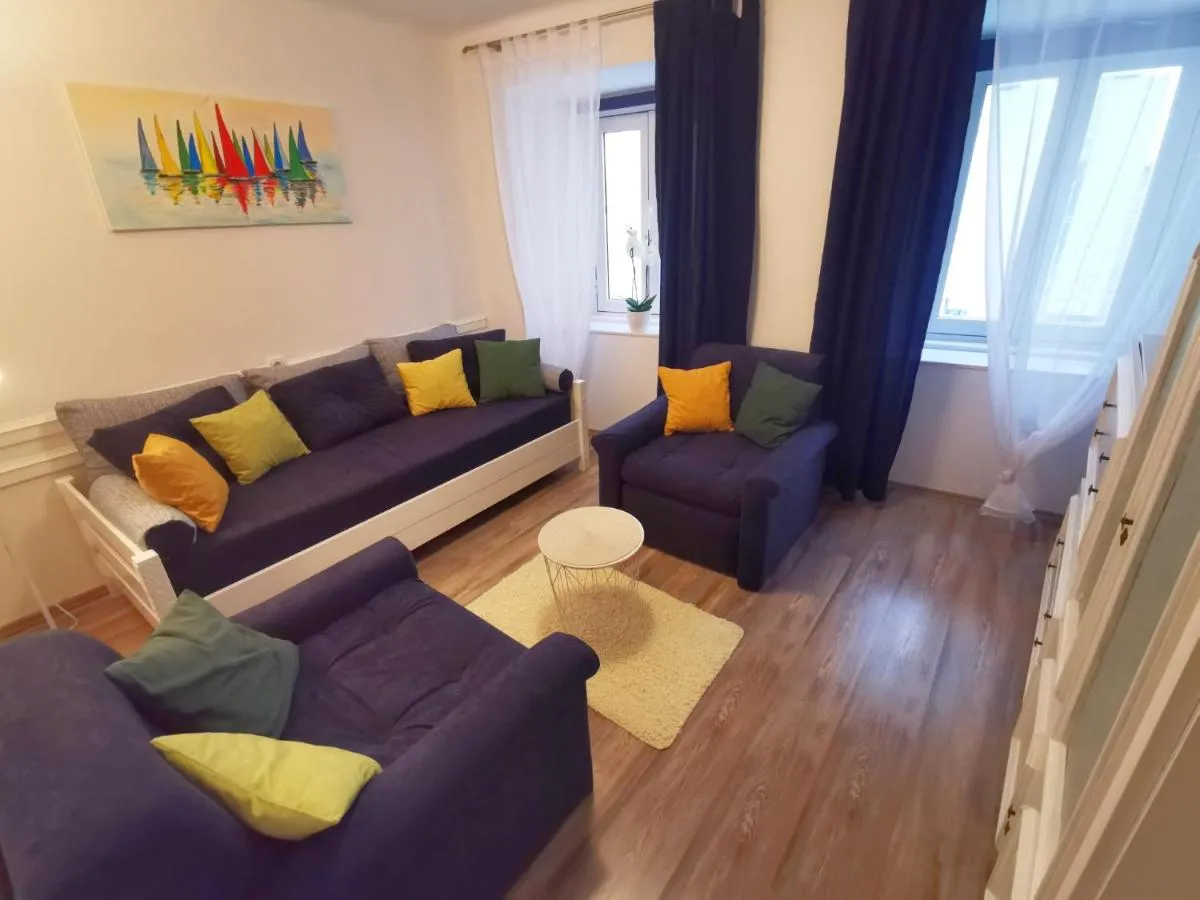 Image 6 of Old Town Apartment Theo