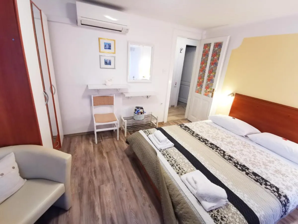 Image 1 of Old Town Apartment Theo