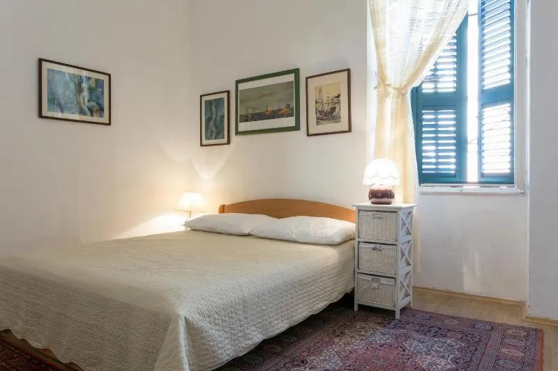 Image 5 of Old Town Port Apartments