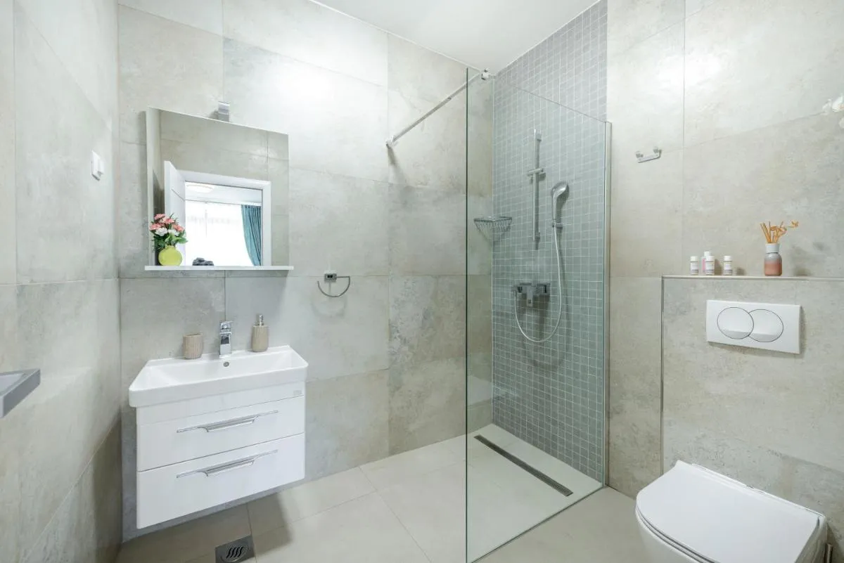 Image 5 of Oyo Deluxe Apartments