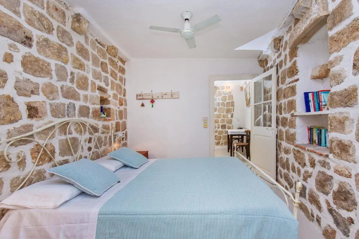 Image 1 of Peti Apartment